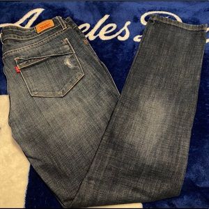 Ladies Low Skinny Levis 8M